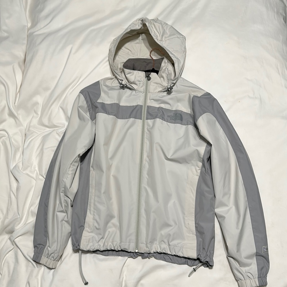 The North Face windbreaker/fall/spring jacket size small Excellent condition